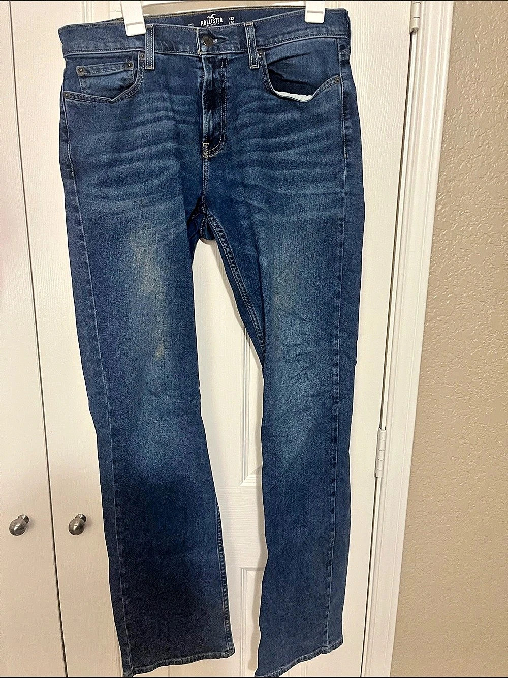 Hollister Men's Relaxed Bootcut Epic Flex Jeans